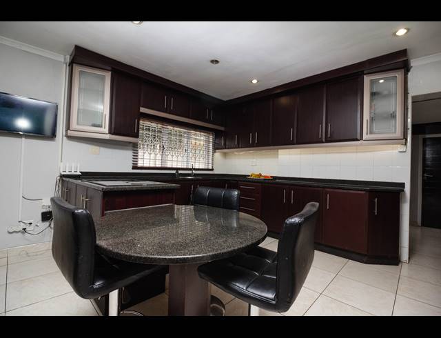 6 BEDROOM FREESTANDING FOR SALE IN ESCOMBE